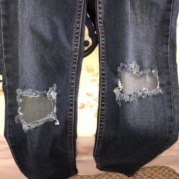 FREE PEOPLE RIPPED SKINNY JEANS - Picture 4 of 4